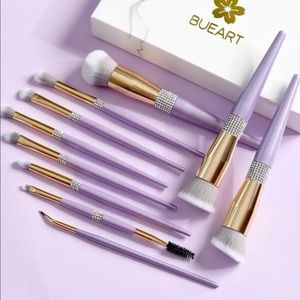 Makeup brush